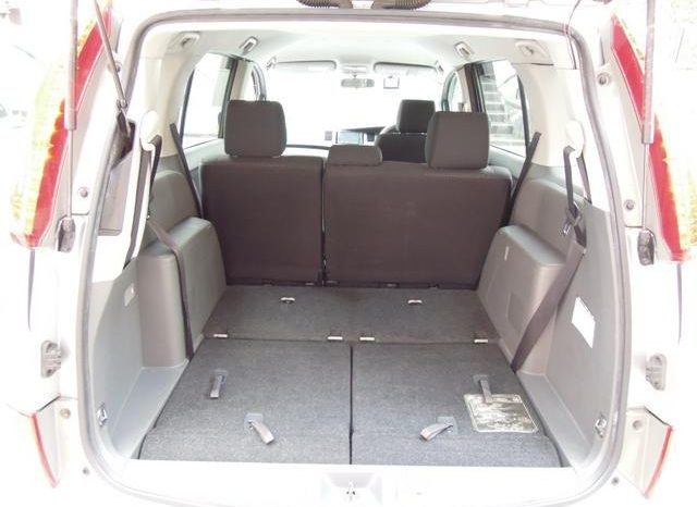 Toyota ISIS Plantana U Selection 2010 full