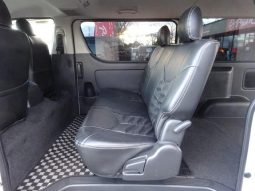 Toyota Hiace Van Long Super GL 2010 full