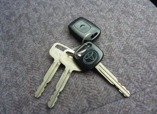 TOYOTA COROLLA XE SALOON LIMITED 1999 full