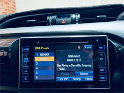 TOYOTA HILUX SR5 2018 full