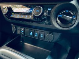 TOYOTA HILUX SR5 2018 full