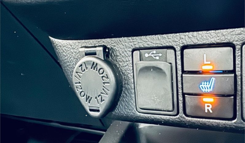 TOYOTA HILUX SR5 2018 full