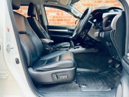TOYOTA HILUX SR5 2018 full