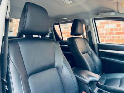TOYOTA HILUX SR5 2018 full