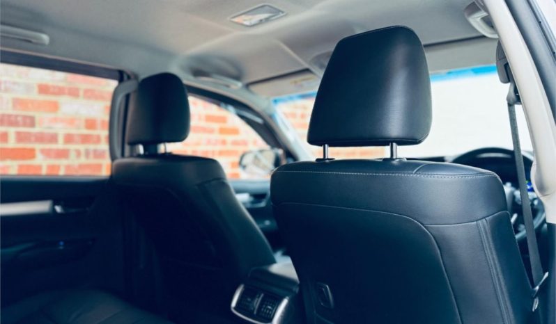 TOYOTA HILUX SR5 2018 full