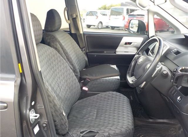 TOYOTA NOAH SI 2010 full