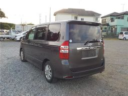 TOYOTA NOAH SI 2010 full