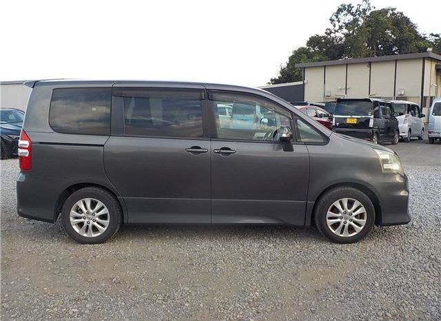 TOYOTA NOAH SI 2010 full