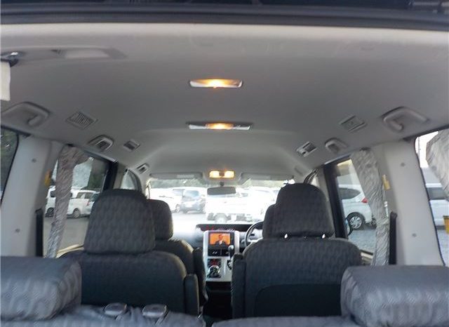 TOYOTA NOAH SI 2010 full