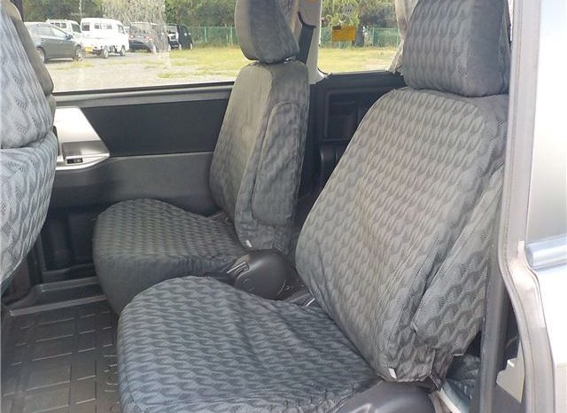 TOYOTA NOAH SI 2010 full