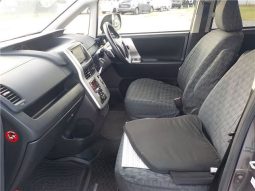 TOYOTA NOAH SI 2010 full