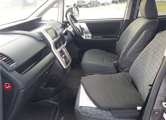 TOYOTA NOAH SI 2010 full