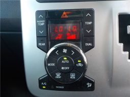 TOYOTA NOAH SI 2010 full