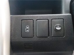 TOYOTA NOAH SI 2010 full