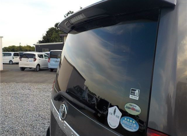 TOYOTA NOAH SI 2010 full