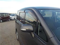 TOYOTA NOAH SI 2010 full