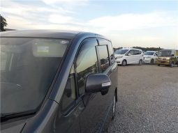 TOYOTA NOAH SI 2010 full