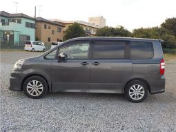 TOYOTA NOAH SI 2010 full