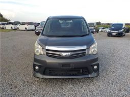 TOYOTA NOAH SI 2010 full