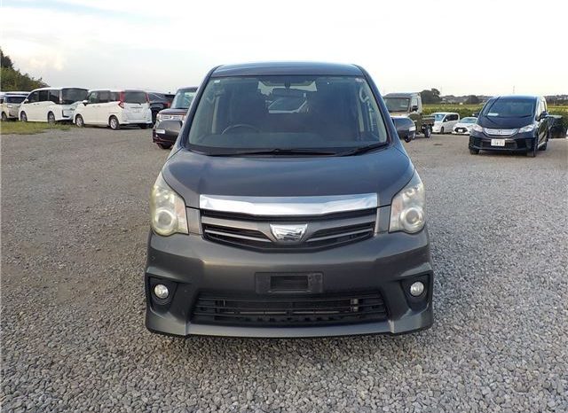 TOYOTA NOAH SI 2010 full