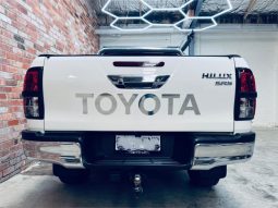TOYOTA HILUX SR5 2018 full