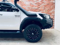 TOYOTA HILUX SR5 2018 full