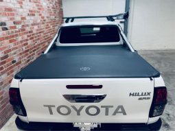 TOYOTA HILUX SR5 2018 full