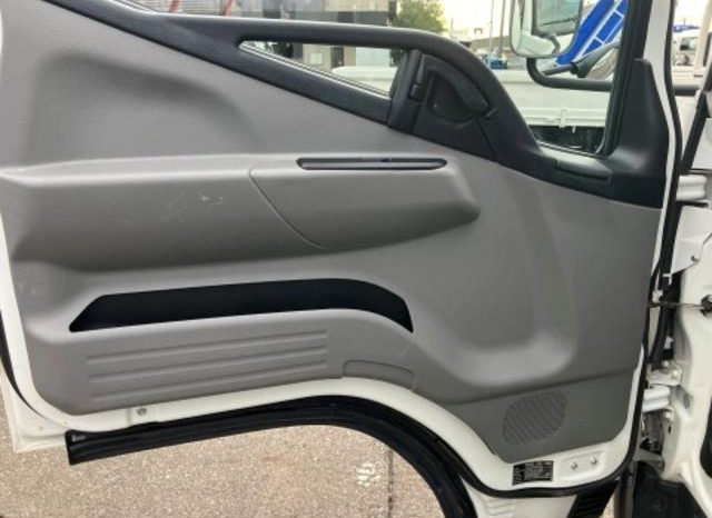 MITSUBISHI FUSO CANTER 2018 full