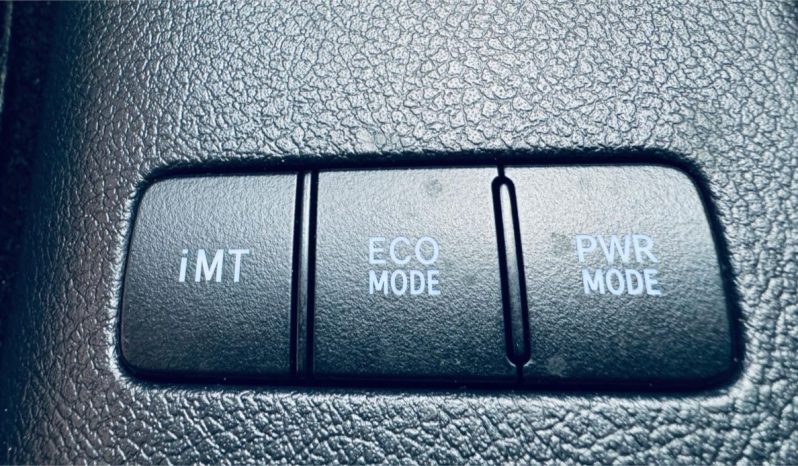 TOYOTA HILUX SR5 2018 full