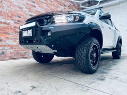TOYOTA HILUX SR5 2018 full