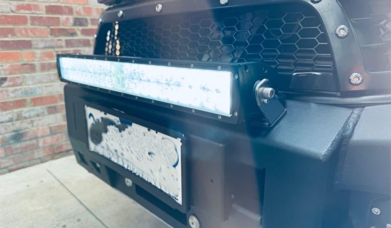 TOYOTA HILUX SR5 2018 full