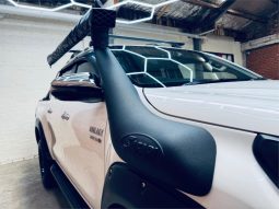 TOYOTA HILUX SR5 2018 full