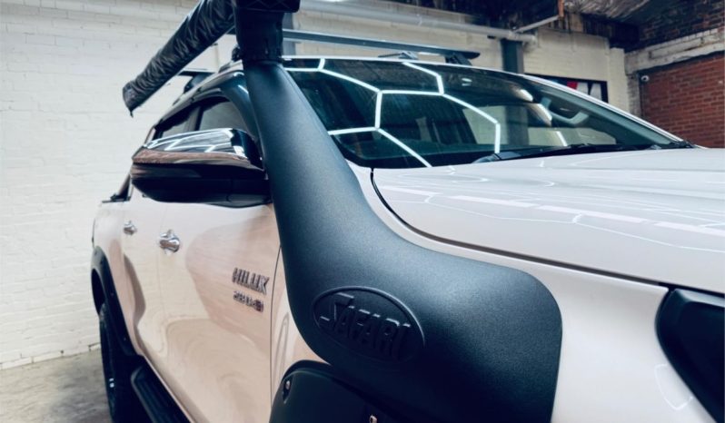 TOYOTA HILUX SR5 2018 full