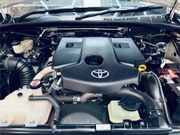 TOYOTA HILUX SR5 2018 full