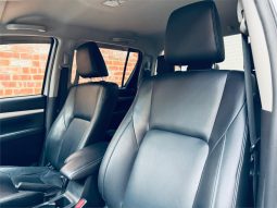 TOYOTA HILUX SR5 2018 full