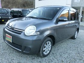 TOYOTA SIENTA X LIMITED 2010