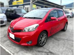 Toyota Vitz F 2012 full