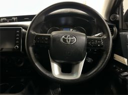 Toyota Hilux GUN126R FACELIFT SR (4×4) 2020 full