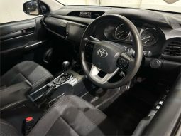 Toyota Hilux GUN126R FACELIFT SR (4×4) 2020 full