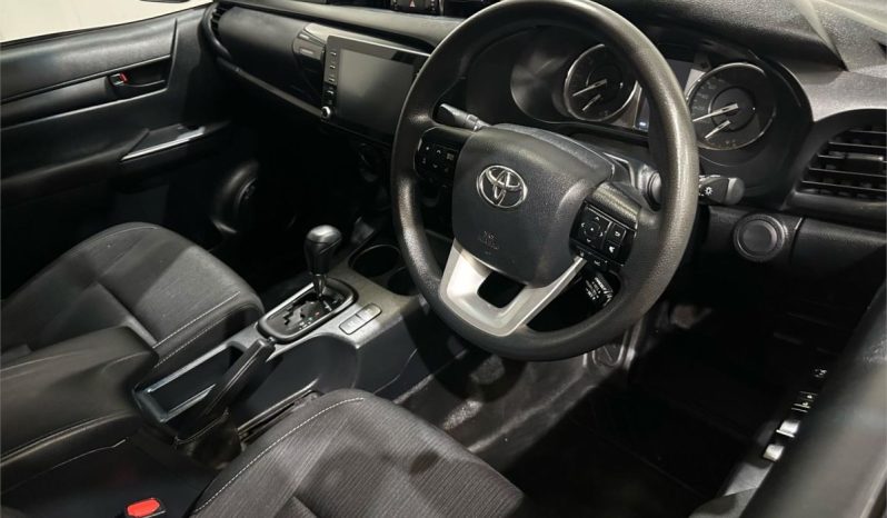 Toyota Hilux GUN126R FACELIFT SR (4×4) 2020 full