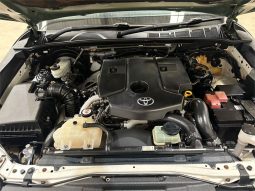 Toyota Hilux GUN126R FACELIFT SR (4×4) 2020 full