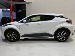 TOYOTA C-HR G 2017 full