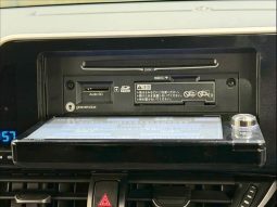 TOYOTA C-HR G 2017 full