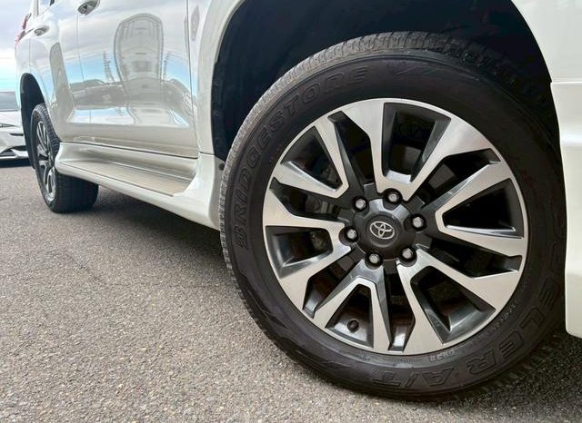 TOYOTA LAND CRUISER PRADO TX L PACKAGE full