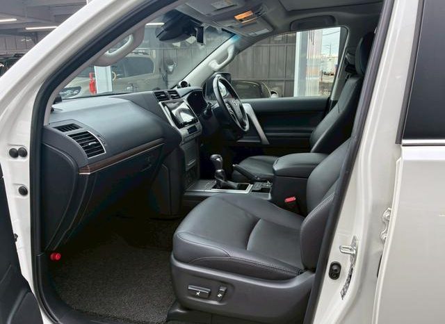 TOYOTA LAND CRUISER PRADO TX L PACKAGE full