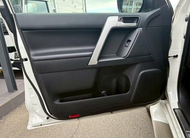 TOYOTA LAND CRUISER PRADO TX L PACKAGE full