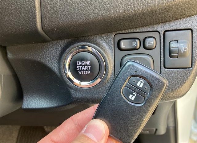 TOYOTA VITZ F 2017 full