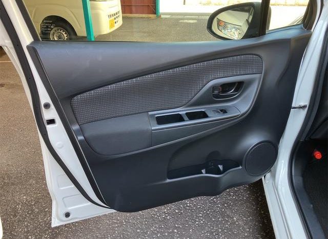 TOYOTA VITZ F 2017 full