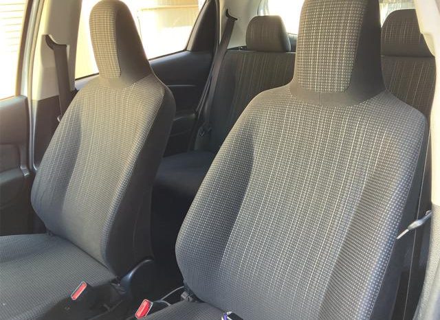 TOYOTA VITZ F 2017 full