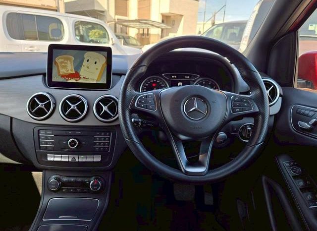 MERCEDES BENZ B-CLASS B180 2017 full
